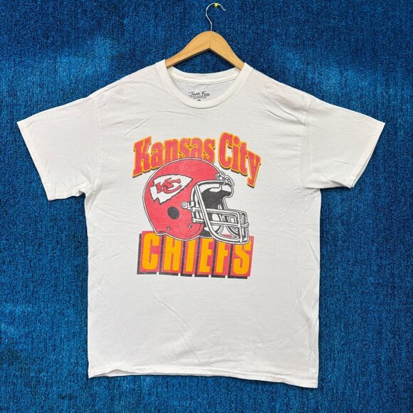 Kansas City Chiefs Football Team Helmet NFL Rivalry Tee XL - Picture 1 of 4
